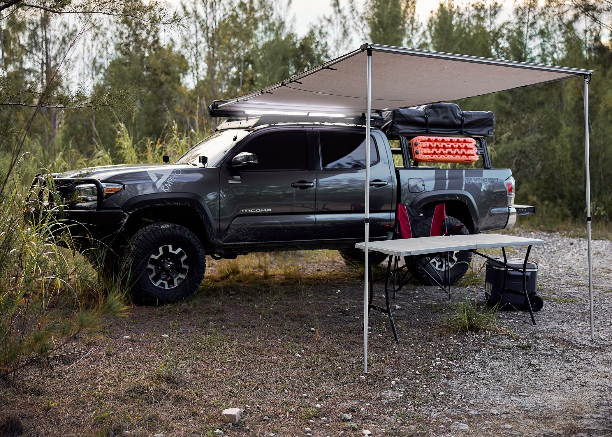 Dobinsons 4x4 Roll Out Awning 6.5FT x 9.8FT Medium Size with LED Lights(CE80-3937)