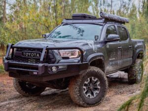 Dobinsons 4x4 Black Deluxe Bull Bar – Toyota Tacoma 3rd Gen (2016+)(BU59-5559)