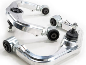 Dobinsons Front Adjustable Billet Upper Control Arm Kit for Nissan Navara/Frontier and X-Terra (UCA45-205K)